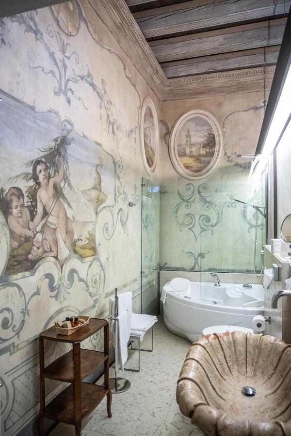 Relais Castello Hotel 4*